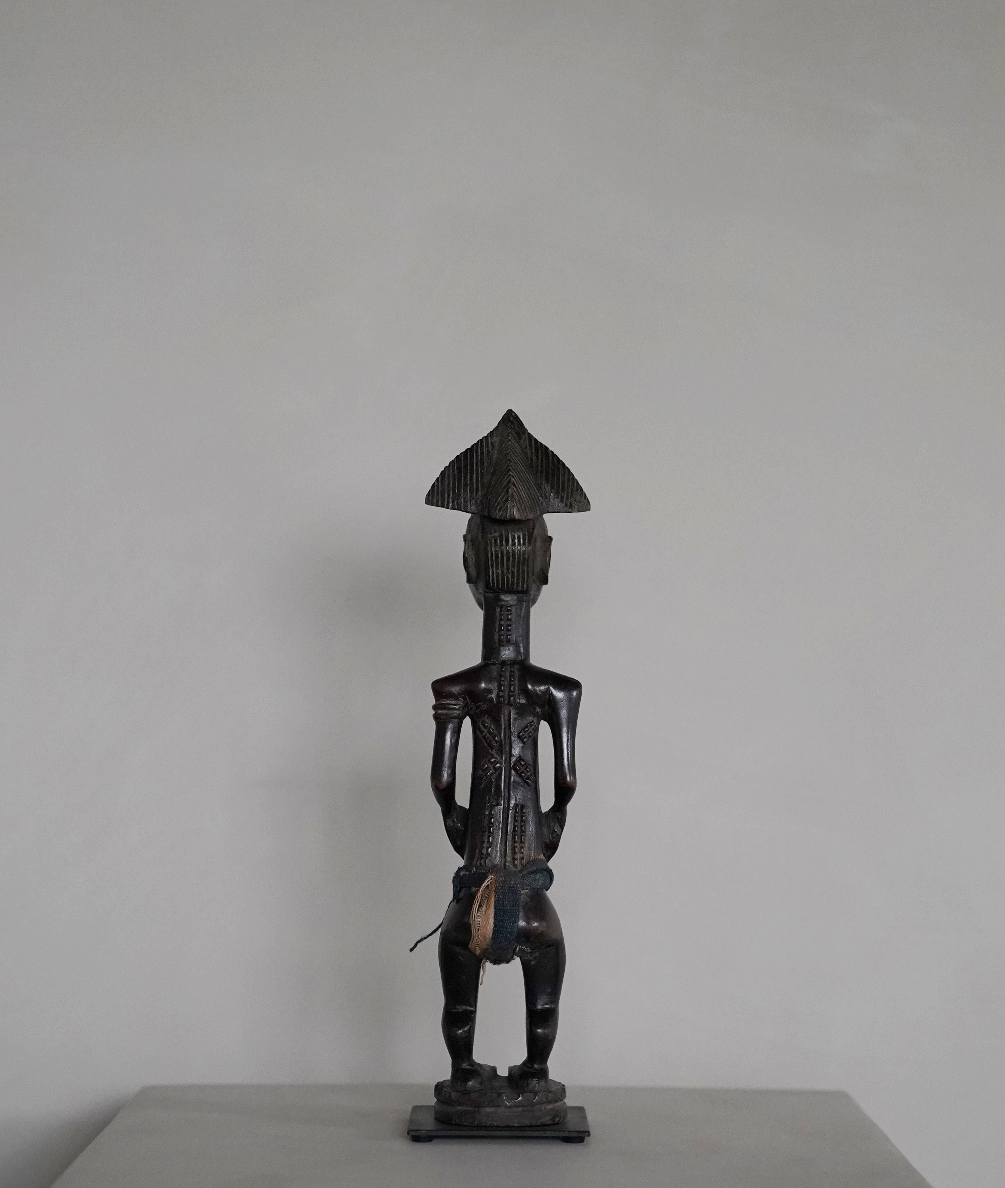 Carved Figure 02