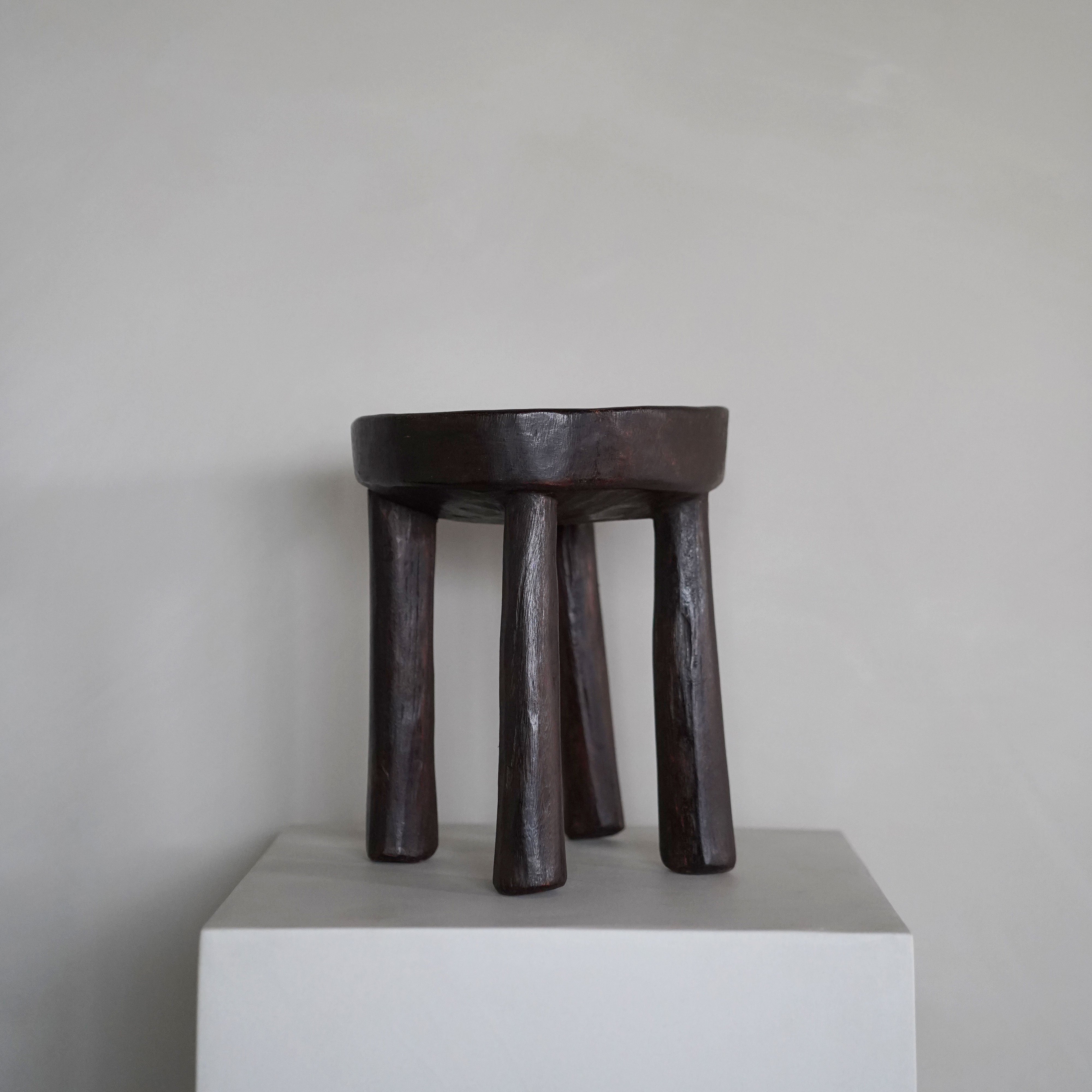 Lobi Stool 01