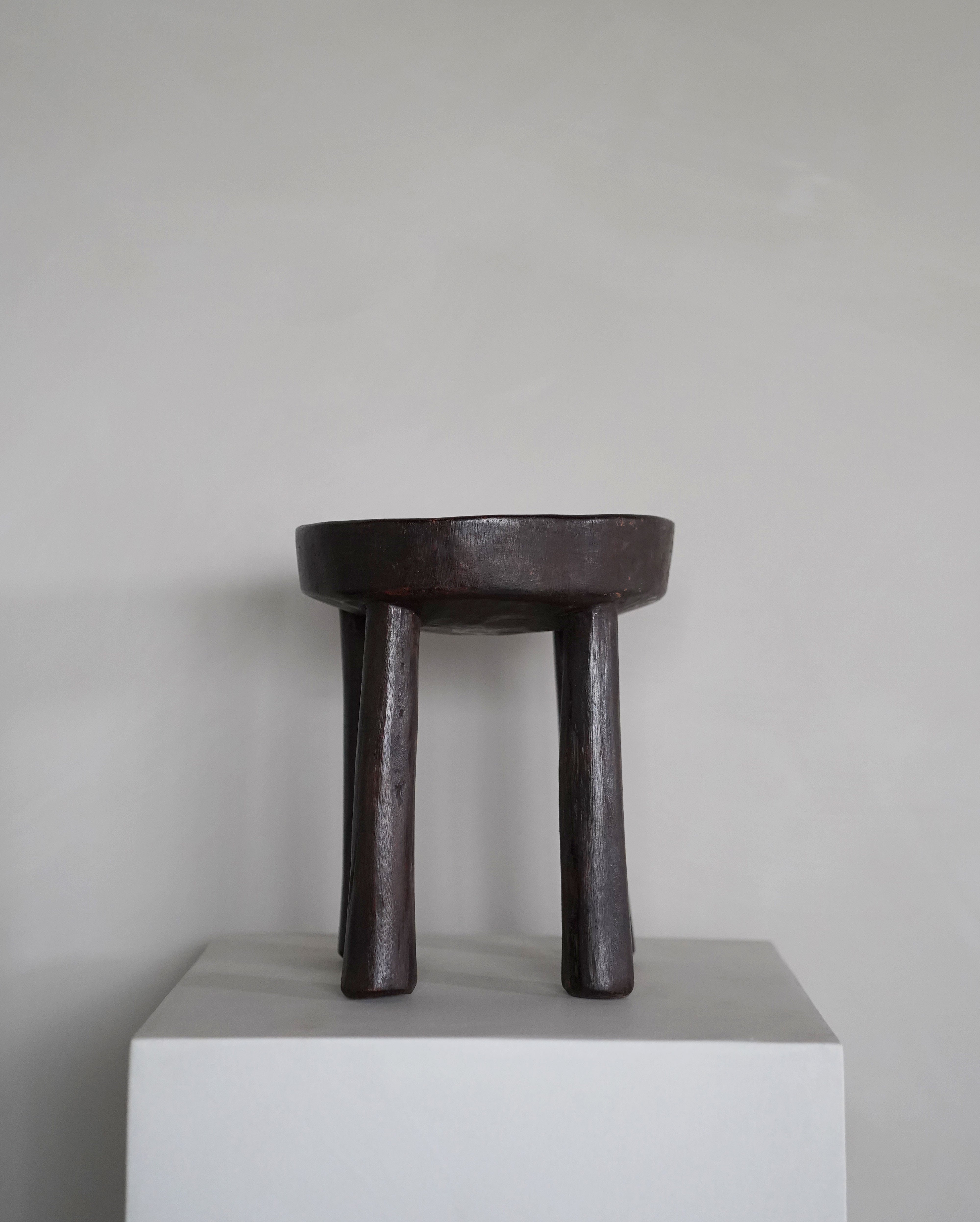 Lobi Stool 01