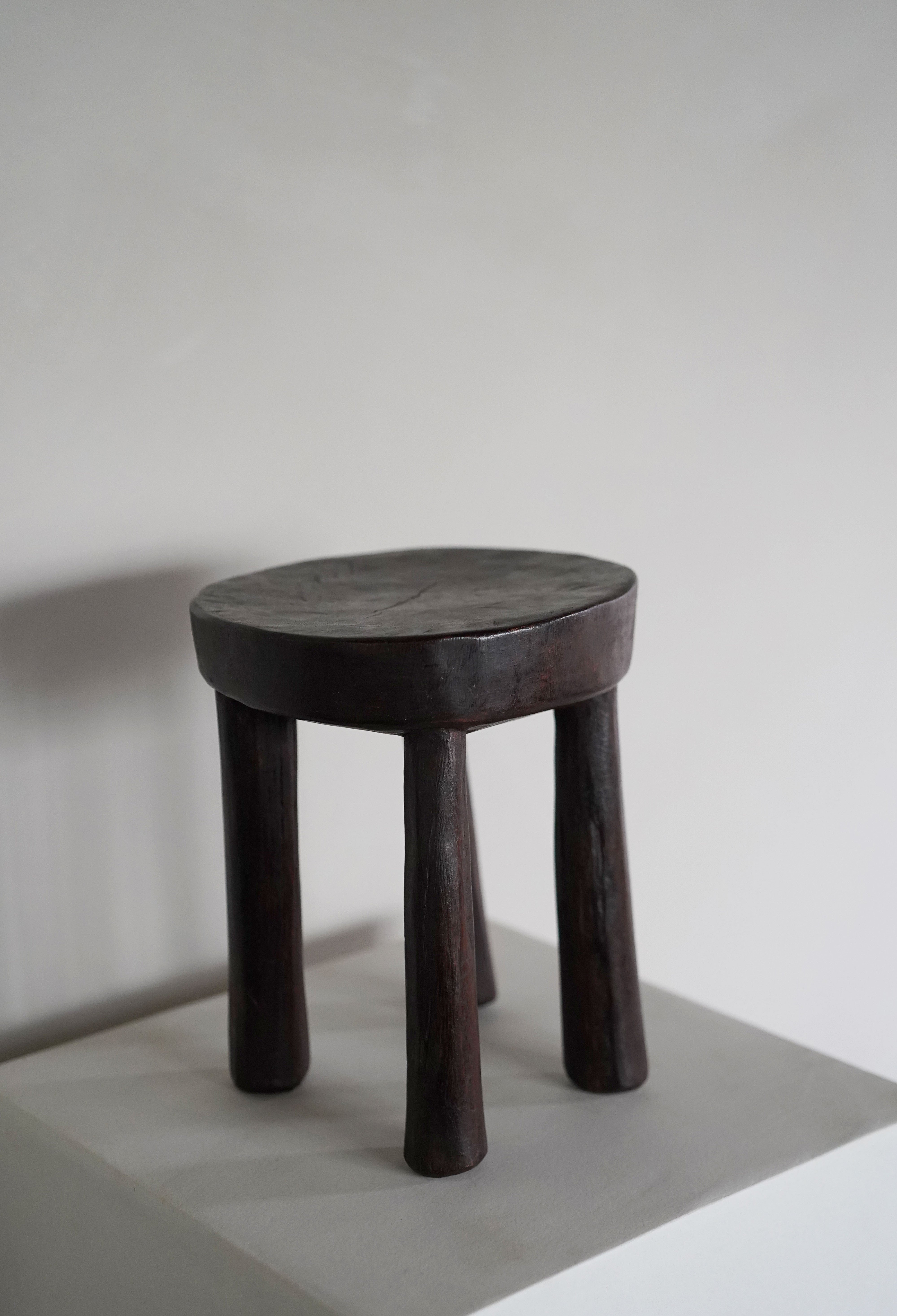 Lobi Stool 01