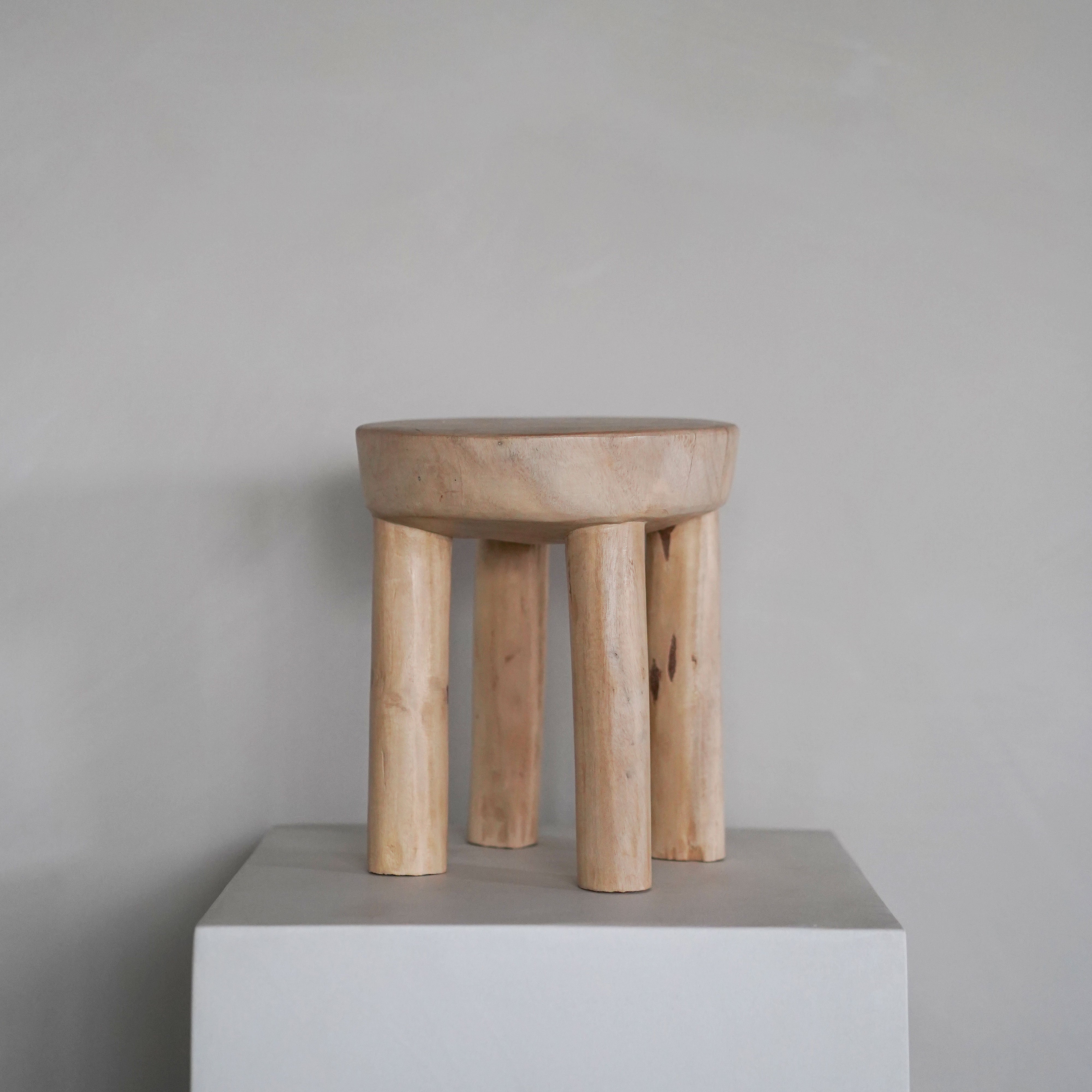 Lobi Stool