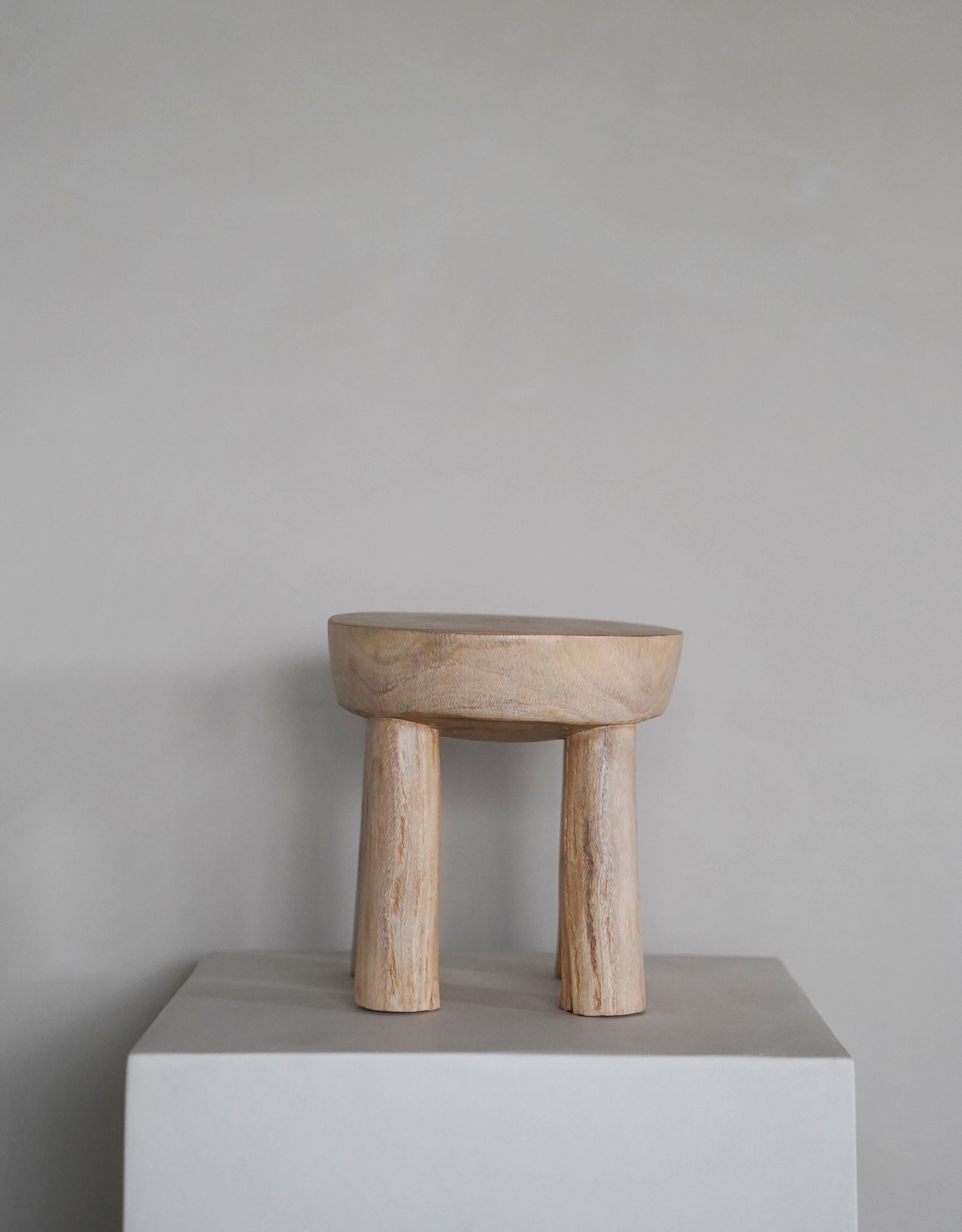 Lobi Stool