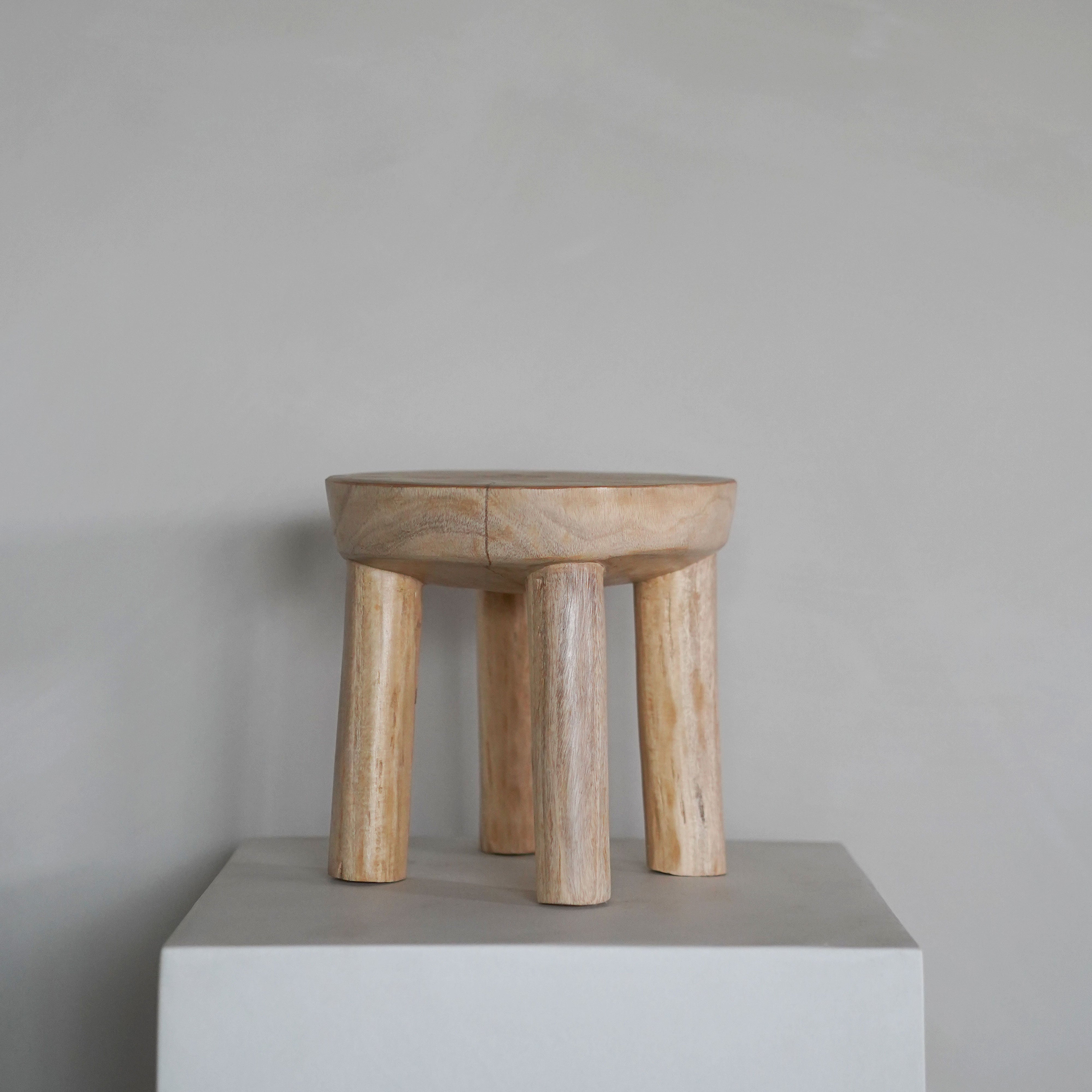 Lobi Stool