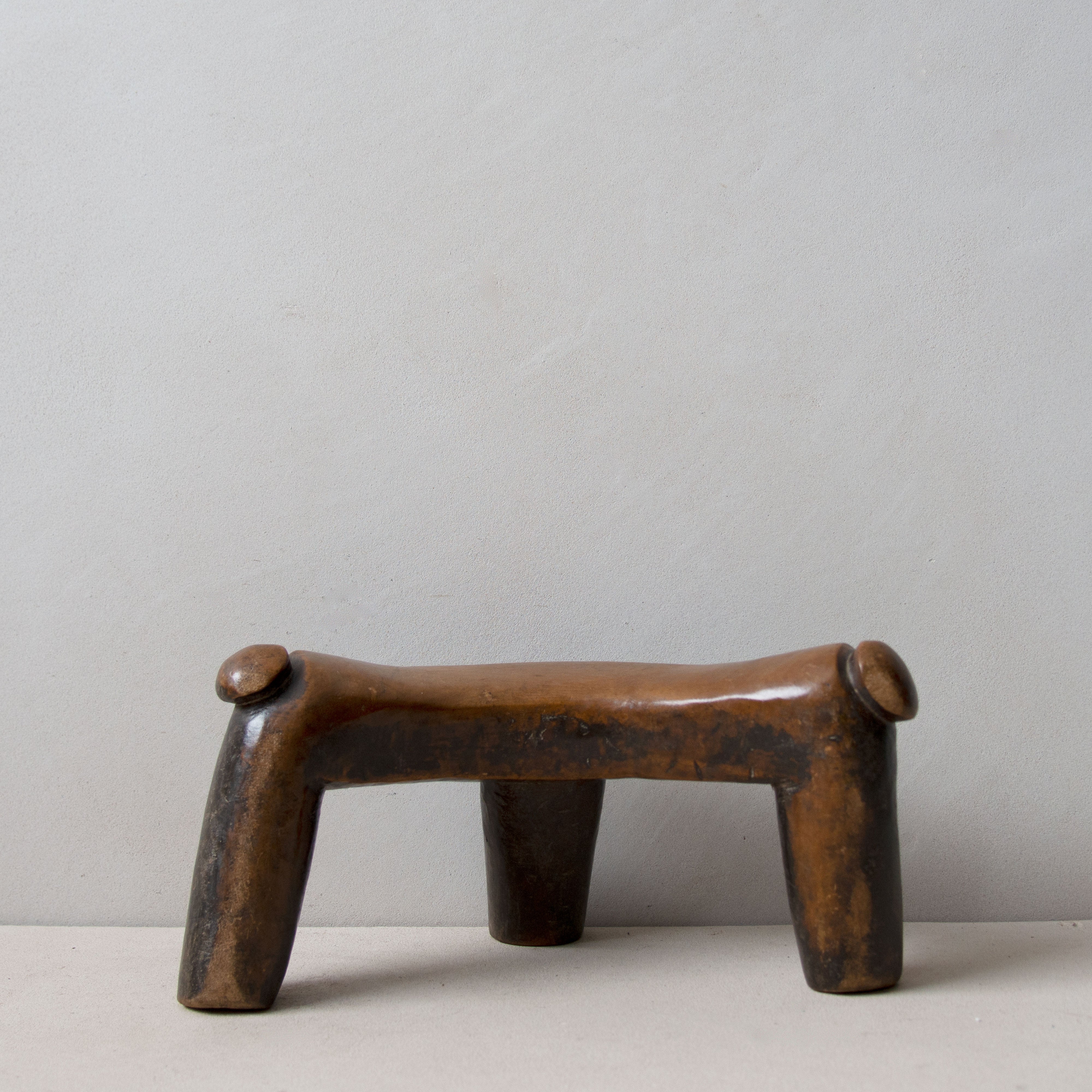 Dinka Headrest